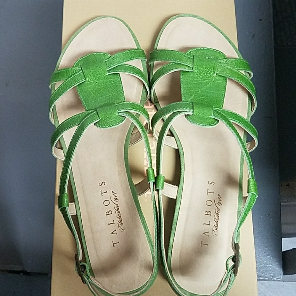 Talbot Green flat sandals, Size 7 - NEW